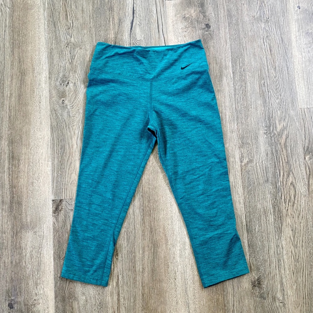 Nike Dri-FIT Teal Cropped Leggings Size Small
